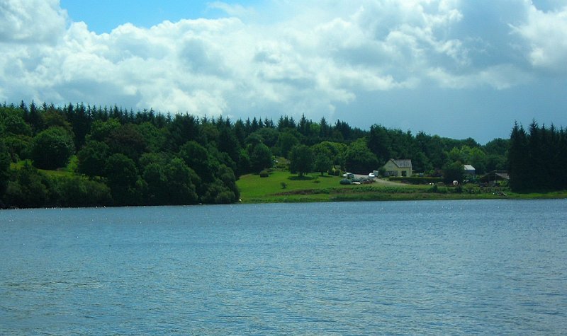 2011-06-16 31 Glomel - L_etang du Koronc.JPG